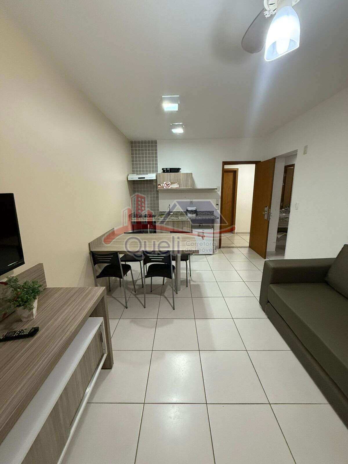 Apartamento à venda, no Riviera Park Thermas  Flat service em Caldas Novas, Do Turista, com 1 quarto, 35m² - Queli Gomes de Oliveira