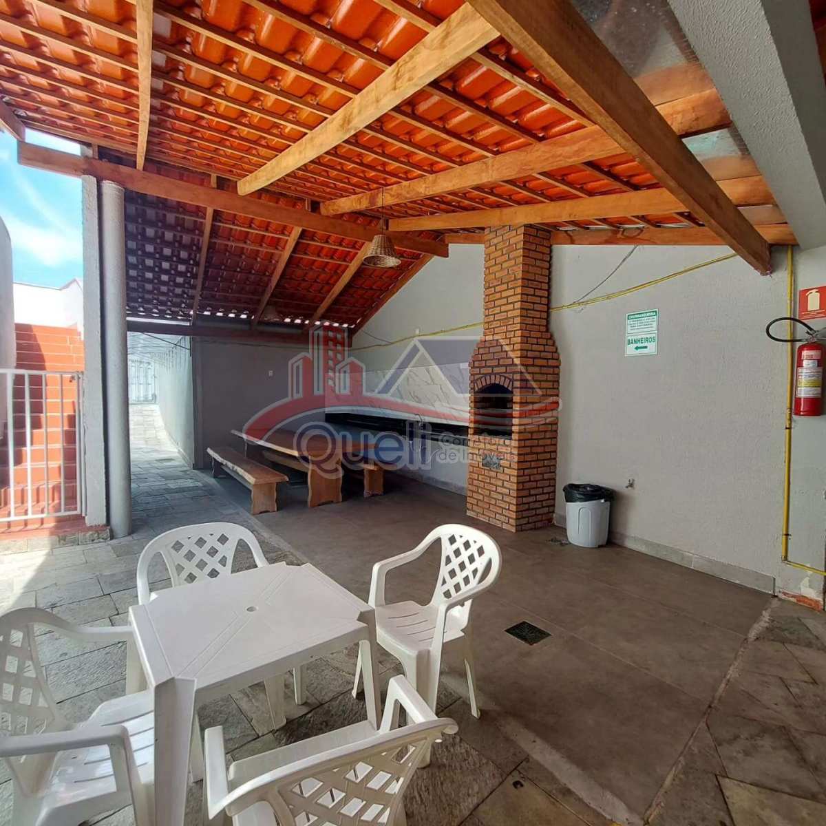 APARTAMENTO PARA LOCAÇÃO MENSAL - Queli Gomes de Oliveira