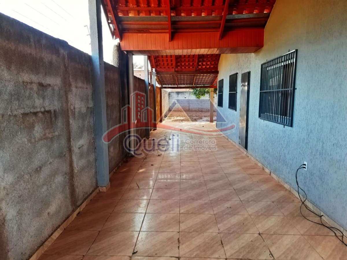 Casa à venda com 2 quartos - Queli Gomes de Oliveira