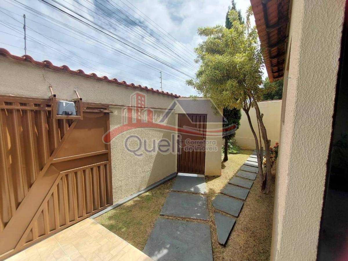 Casa à venda, com 3 quartos, no Itaguaí I, em Caldas Novas (GO) - Queli Gomes de Oliveira