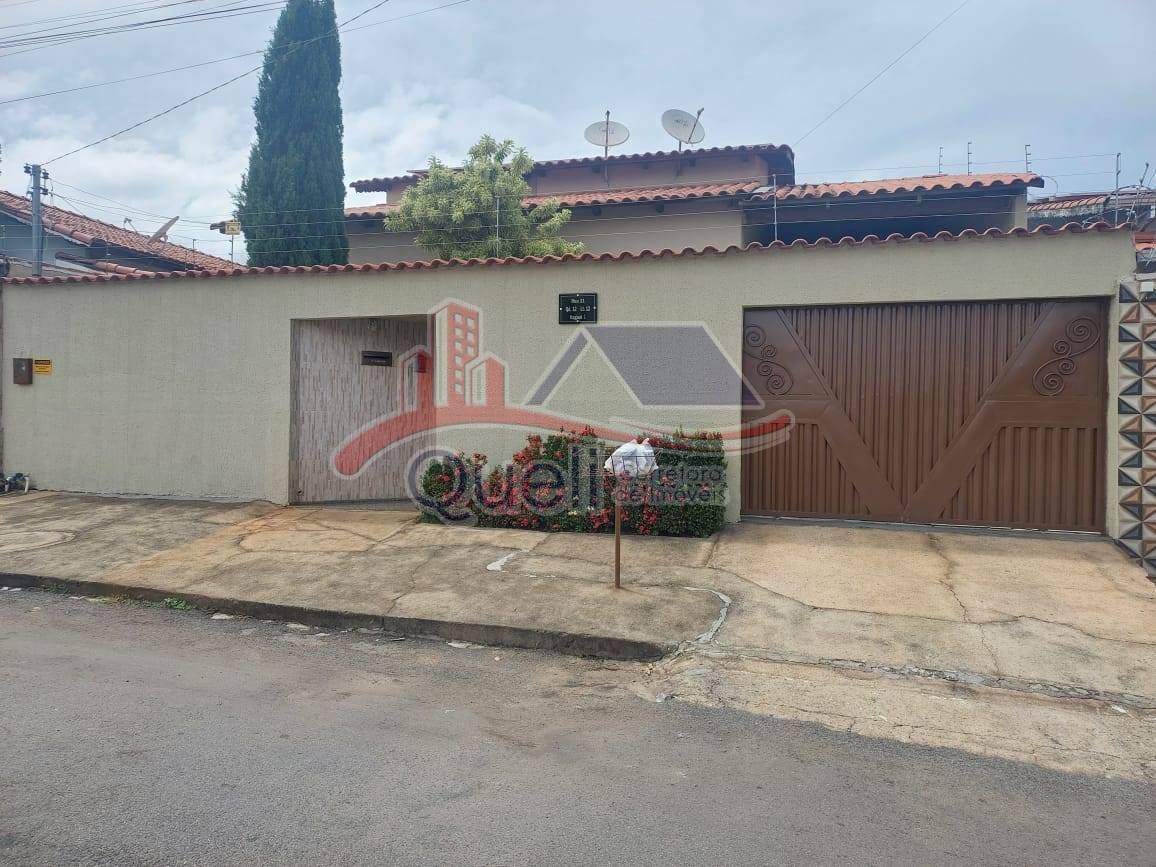 Casa à venda, com 3 quartos, no Itaguaí I, em Caldas Novas (GO) - Queli Gomes de Oliveira