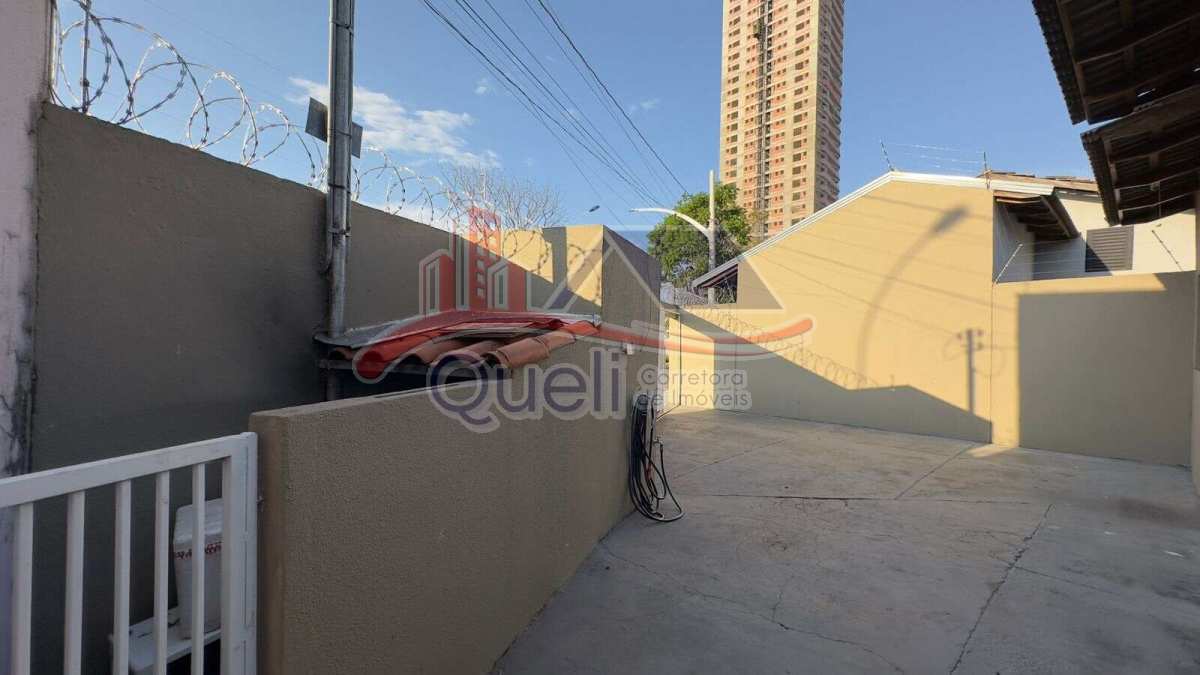 Casa à venda em Caldas Novas, Bandeirante, com 3 quartos, 219m² - Queli Gomes de Oliveira